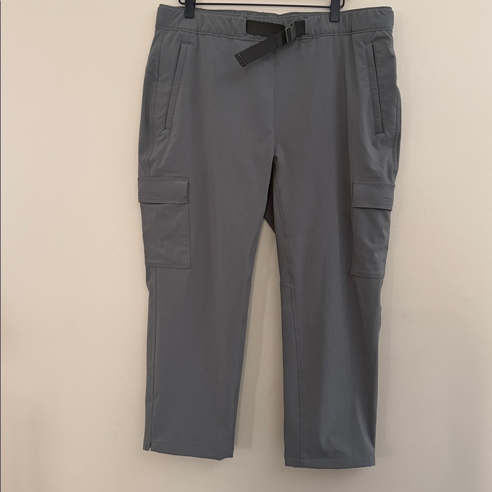 Eddie Bauer Women's ClimaTrail Cargo Crop Pants  Hiking Travel H2O repellent UPF